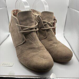 Stylish Toms suede tan wedge heel lace-up booties size 7.5
